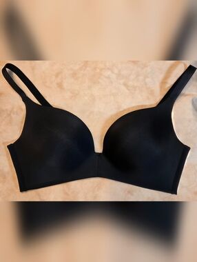 Maidenform Love the Lift Wireless Plunge Push-Up Bra - Black 38B